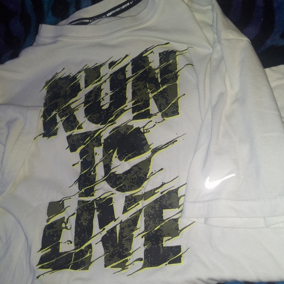 LAST CHANCE SALE ONLY $8Boys Nike Dri Fit "Run To Live" Short  Sleeve Tee Med - Picture 4 of 6